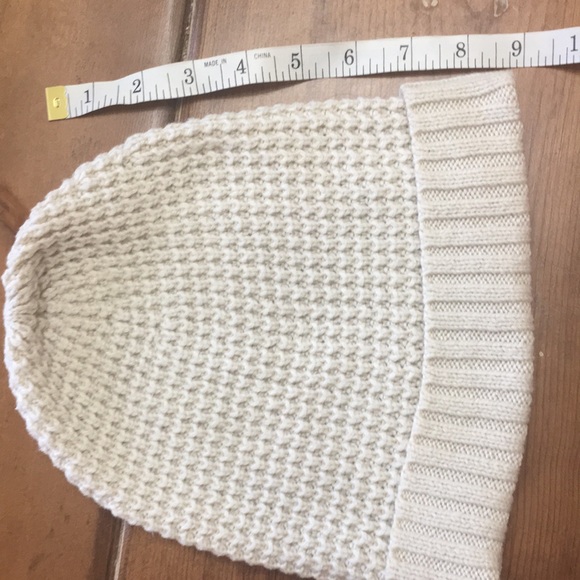 2 knitted cotton hats ( one cream/peachy pink) price is for both - Picture 8 of 16